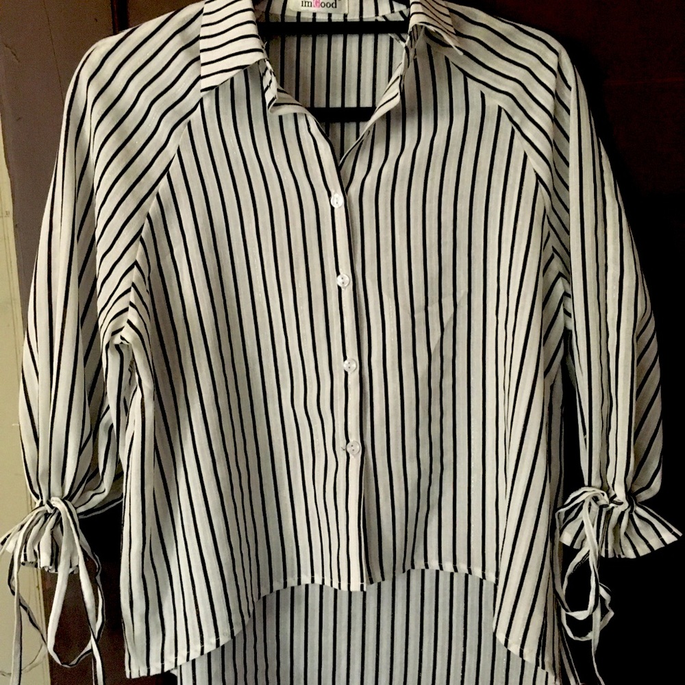 Striped blouse, w/adjustable cuff.